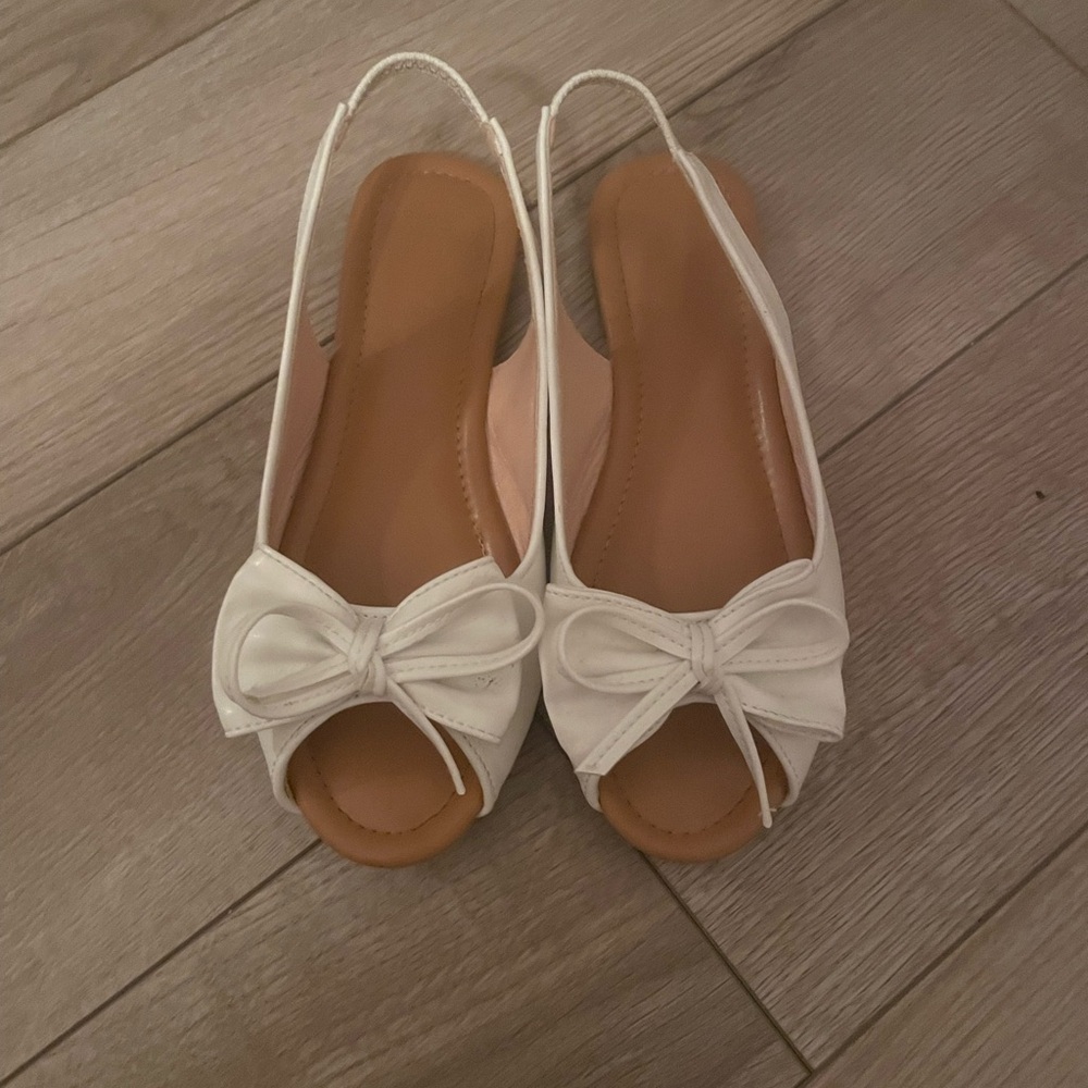 Girl’s Peep Toe Sling Back Sandals Size 1